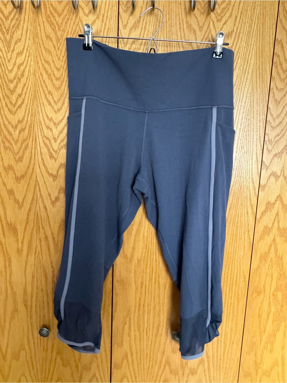 Athleta Salutation Stash Pocket II Capri Leggings 2X Blue Mesh Ruched